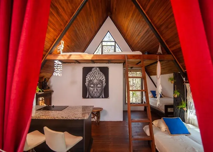 Lodge Buddha House San José Pinilla